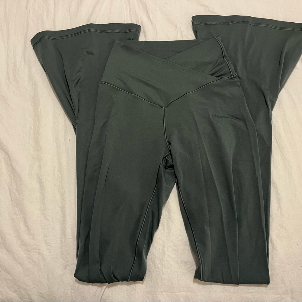 aerie offline crossover flare leggings